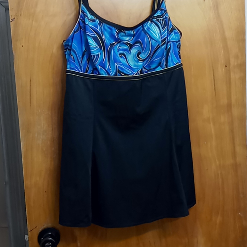 1 piece bathing suit & wrap